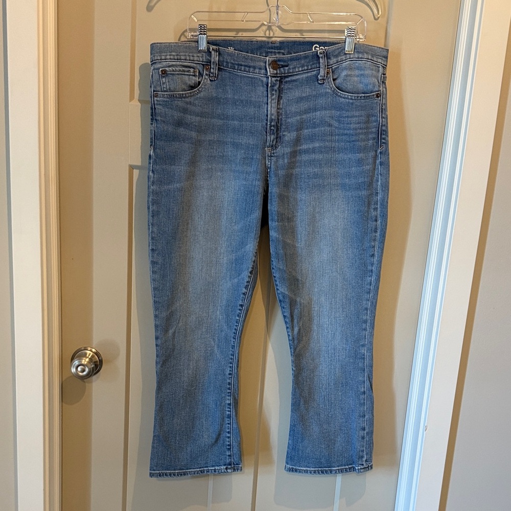 GAP Light Blue Kick Crop Jeans Size 33